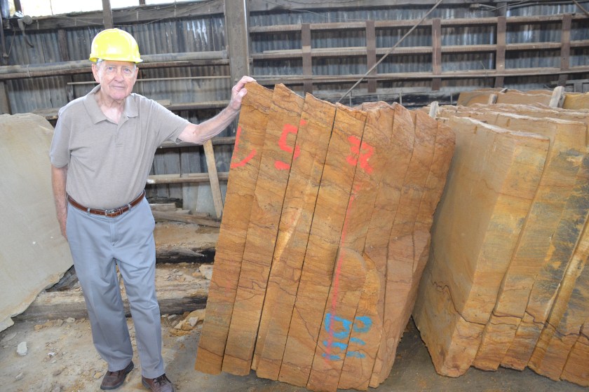 bobakins2bybrucestambaugh Bob Akins with stone by Bruce Stambaugh