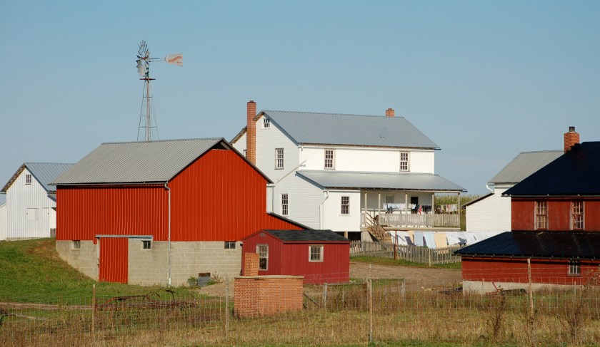 Amish farmstead by Bruce Stambaugh