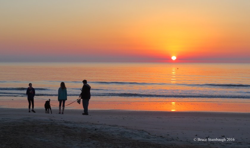sunrise photo, family on beach